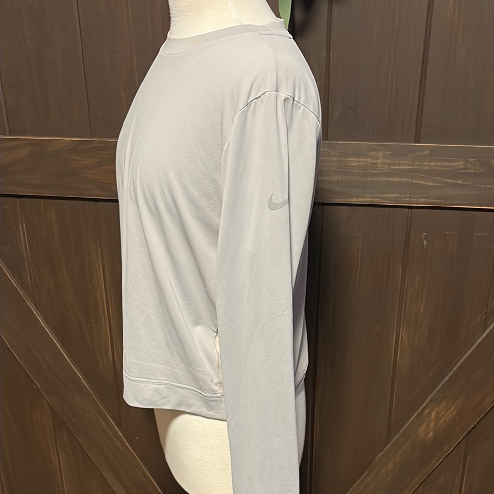 Nike Light Gray Long Sleeve Top